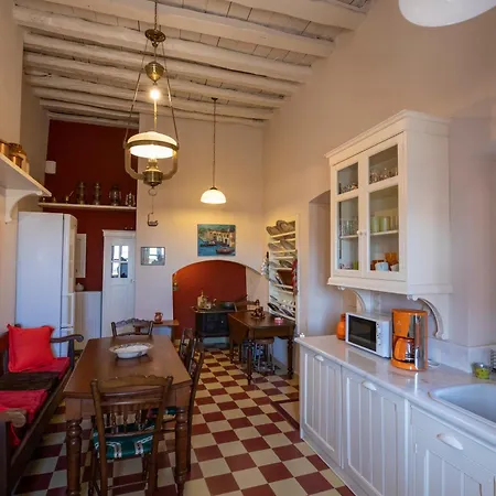Vila L G K Mansion Est.1920 *