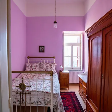 L G K Mansion Est.1920 Ándros