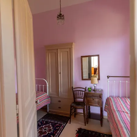 L G K Mansion Est.1920 * Ándros